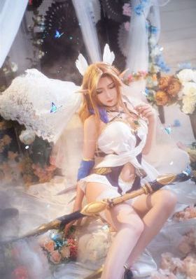 女生醉酒被闺蜜用宝宝背带背回_1080免费高清观看